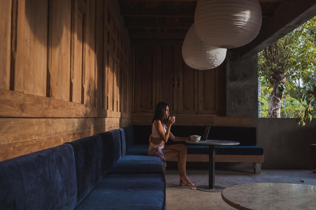Mangroove Bay Boutique Hostel Banyuwedang Luaran gambar