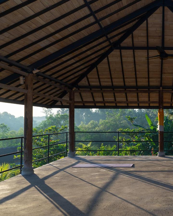 Mangroove Bay Boutique Hostel Banyuwedang Luaran gambar