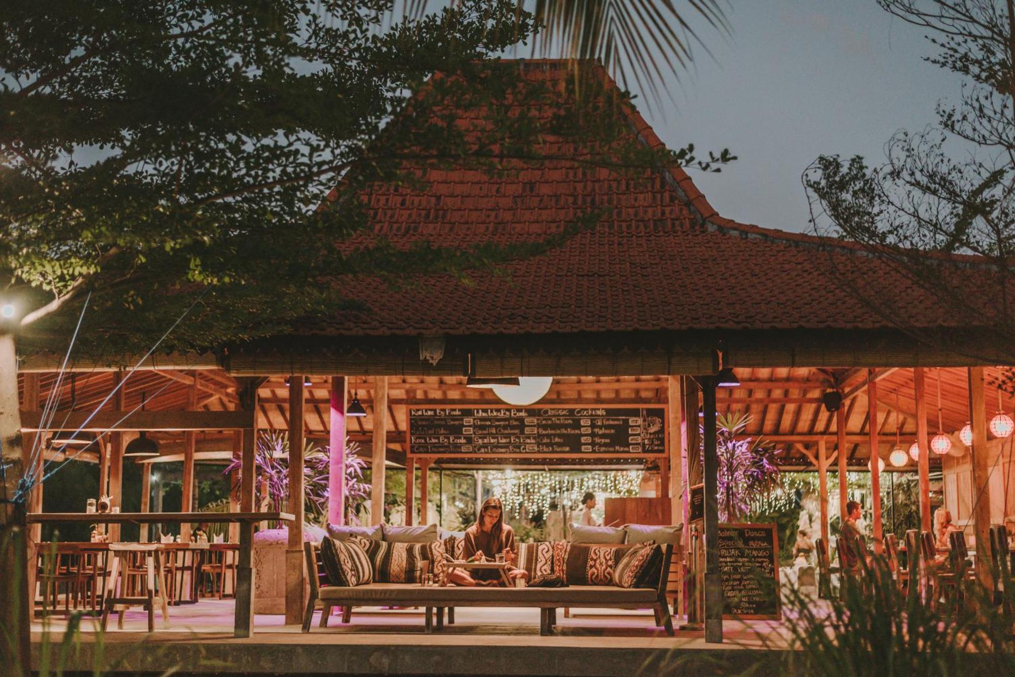 Mangroove Bay Boutique Hostel Banyuwedang Luaran gambar