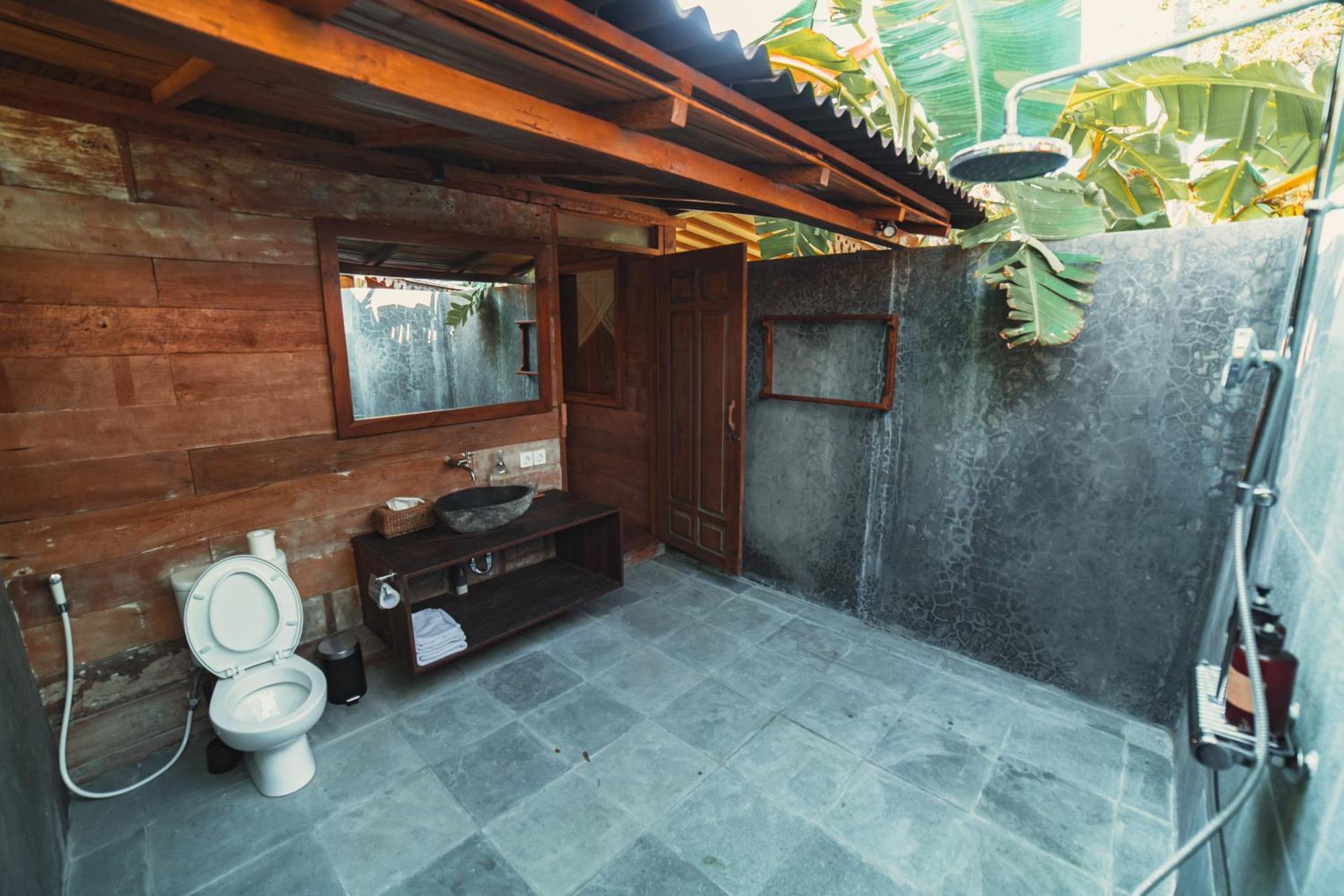 Mangroove Bay Boutique Hostel Banyuwedang Luaran gambar