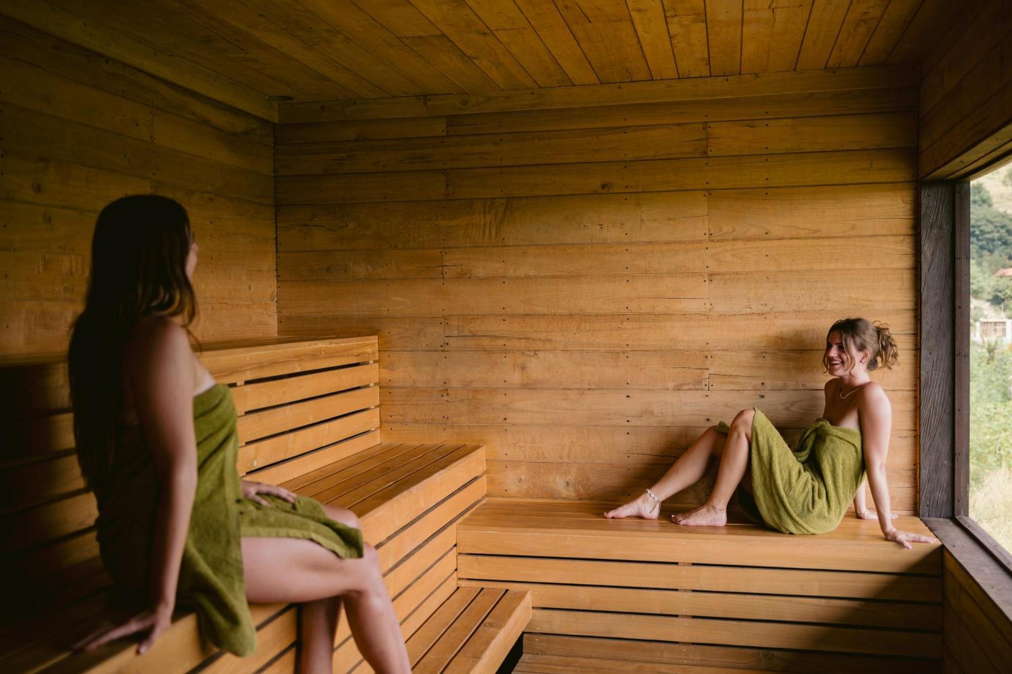 Mangroove Bay Boutique Hostel Banyuwedang Luaran gambar
