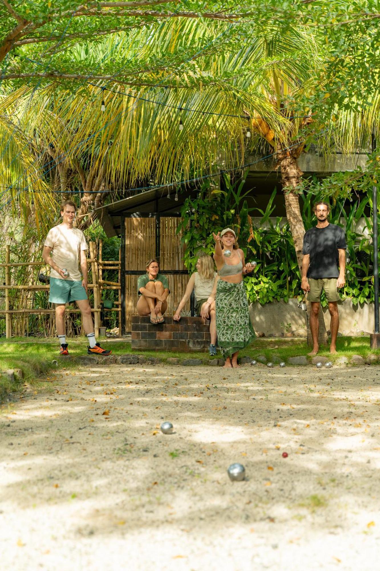 Mangroove Bay Boutique Hostel Banyuwedang Luaran gambar